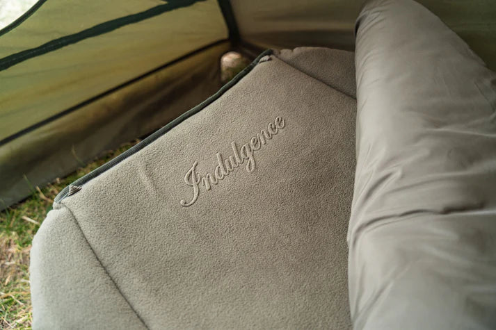 Bed Chair Nash Indulgence 4 Junior Sleep System Camo