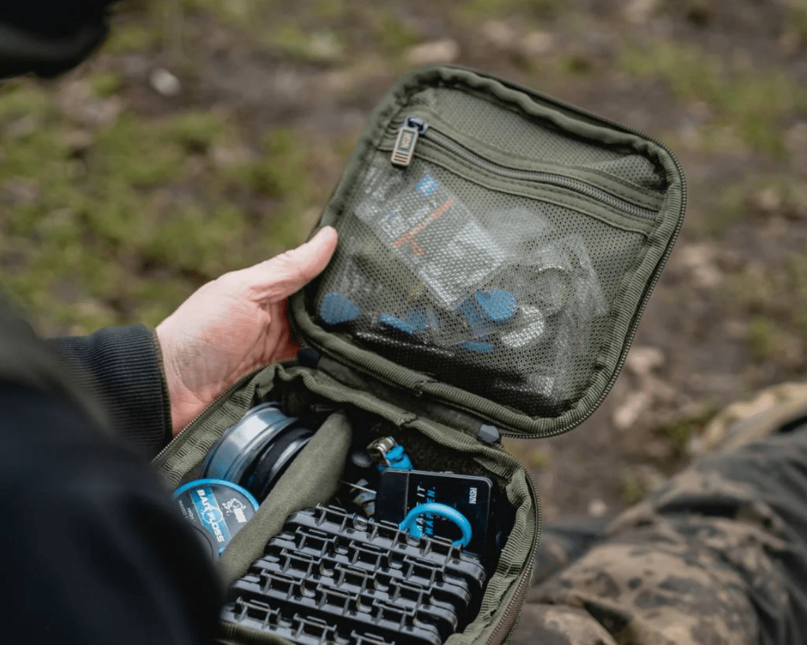 Bolso de accesorios Nash Subterfuge L - Tienda Carpfishing