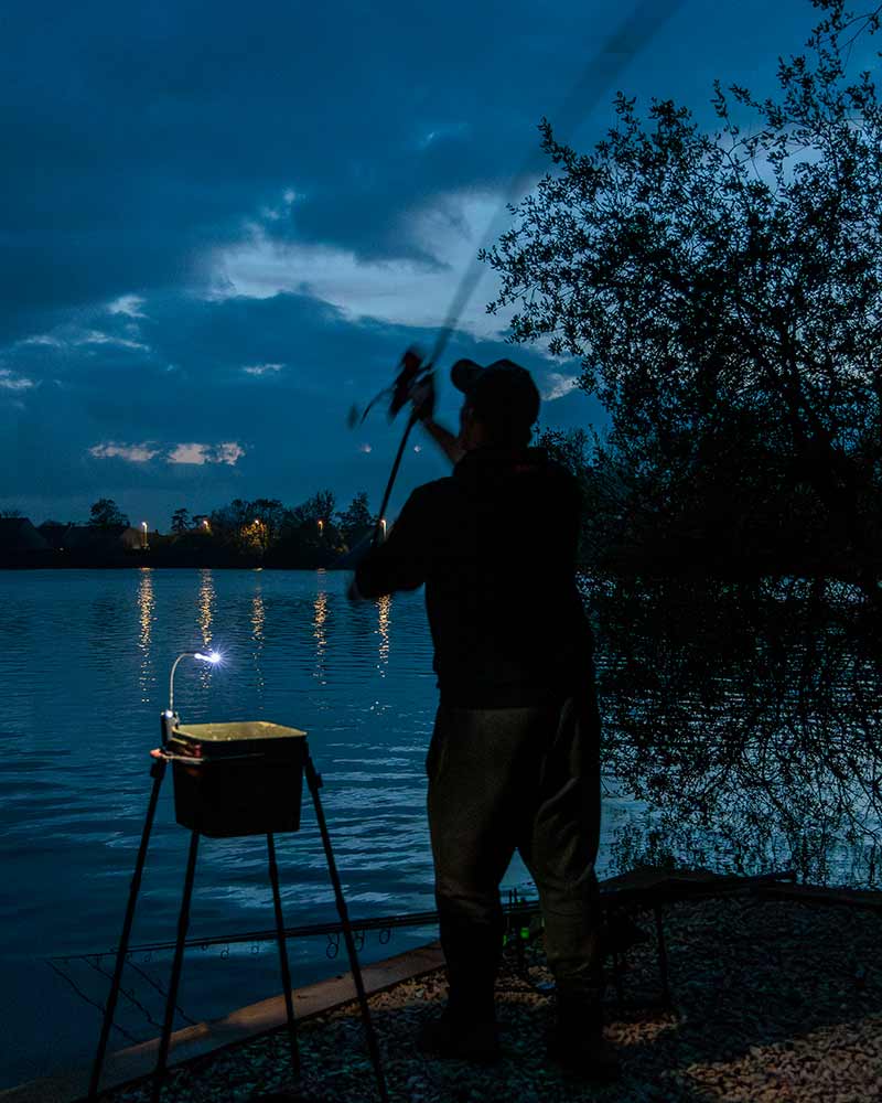 Luz para montaje Spomb - Tienda Carpfishing