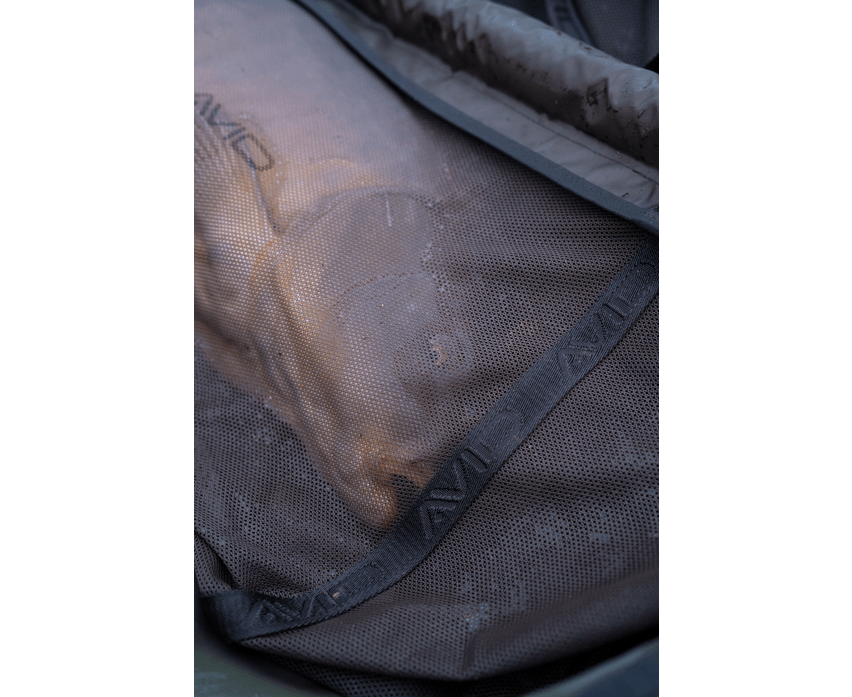 Saco de retención flotante Avid Carp Revolve - Tienda Carpfishing