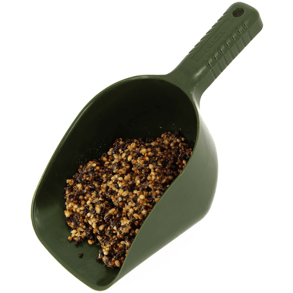 Pala cebadora verde grande NGT - Tienda Carpfishing