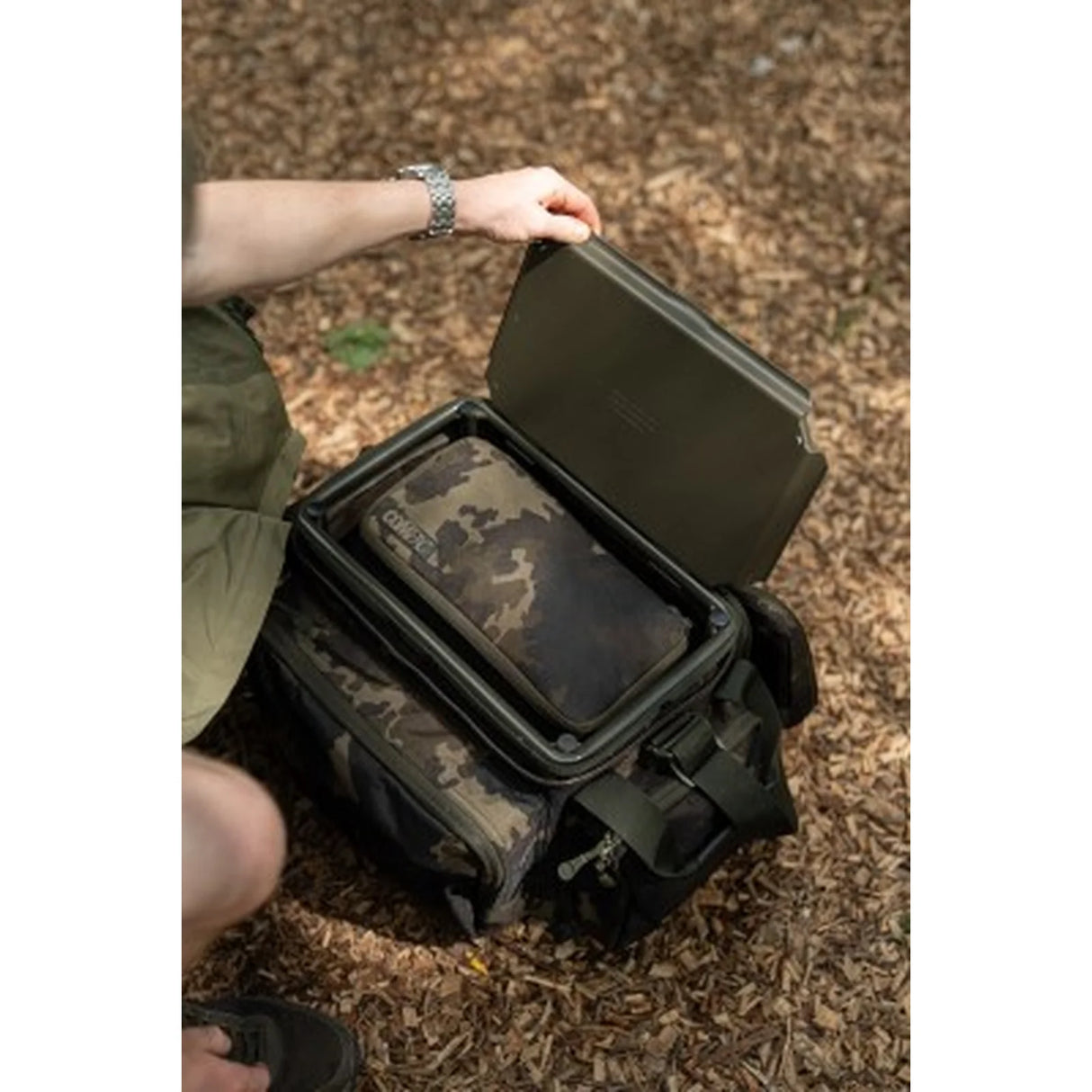 Macuto Korda Compac Framed Carryall Small Dark Kamo
