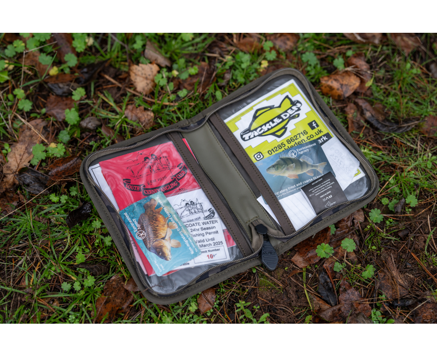 Cartera para licencia Avid Carp RVS