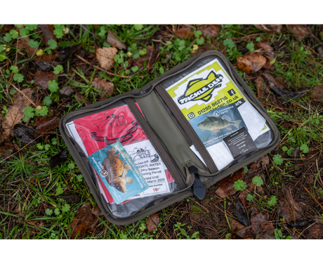 Cartera para licencia Avid Carp RVS