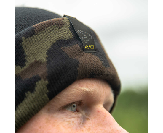 Gorro Avid Carp Negro y Camo