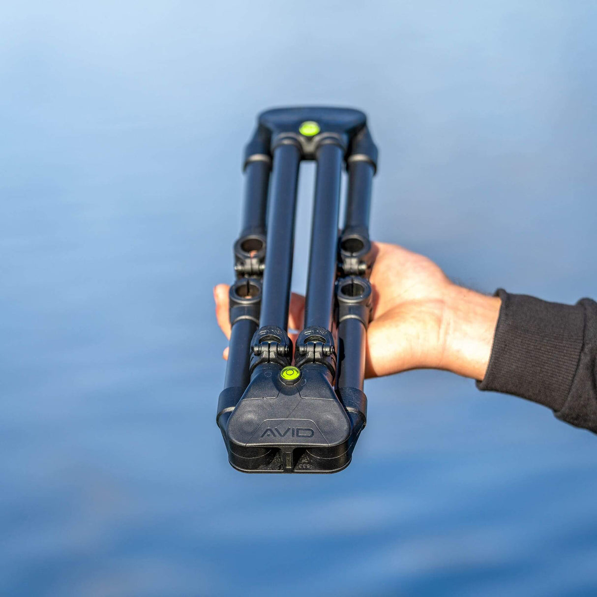 Trípode Avid Carp Revolve Super Low 2-3 cañas