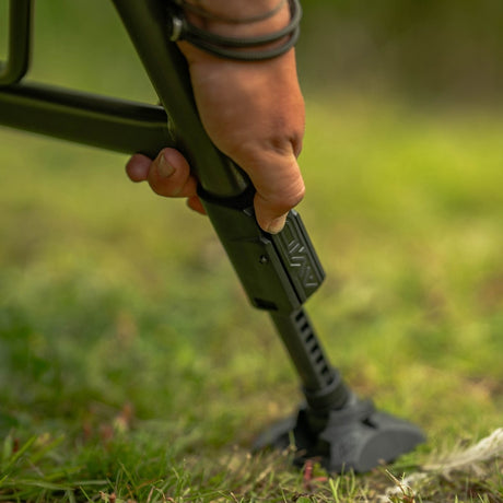 Bed Chair Avid Carp Benchmark Ultra Standard 6 patas - Tienda Carpfishing