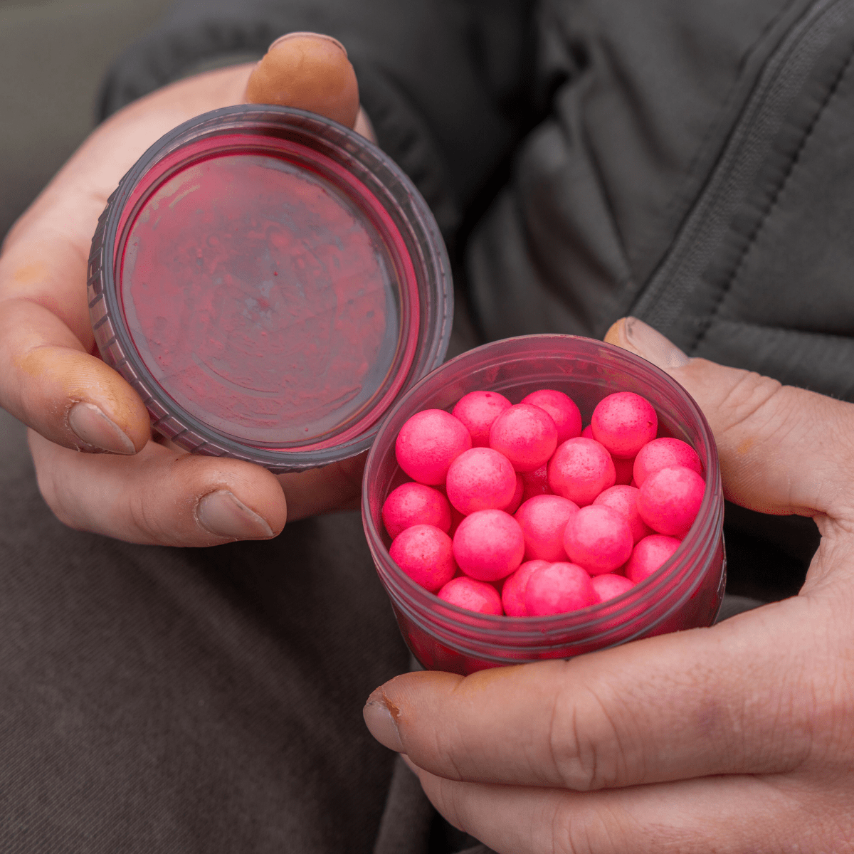 Bote para Cebos Avid Carp Pequeño - Tienda Carpfishing