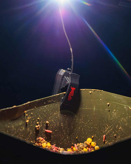 Luz para montaje Spomb - Tienda Carpfishing