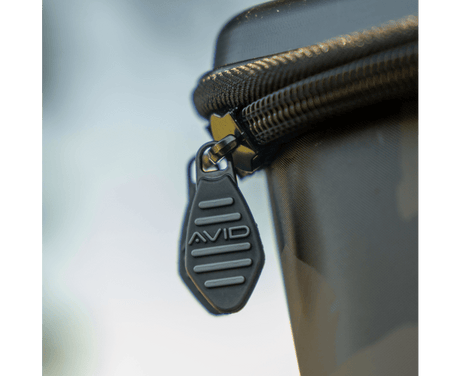 Macuto Avid Carp Stormshield EVA Camo 50 L - Tienda Carpfishing