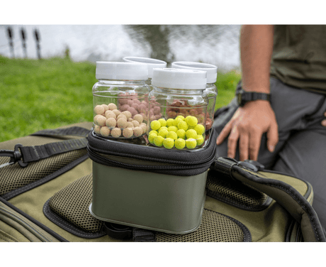 Macuto de 4 botes de cebo Korum Eva - Tienda Carpfishing