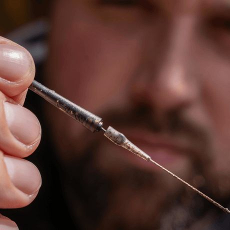 QC Swivel Bag Stems Avid Carp Outline FleckTone S - Tienda Carpfishing