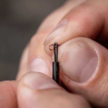 QC Swivel Bag Stems Avid Carp Outline FleckTone S - Tienda Carpfishing