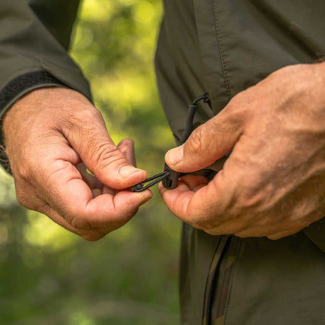 Traje térmico Avid Carp Revolve Impermeable - Tienda Carpfishing