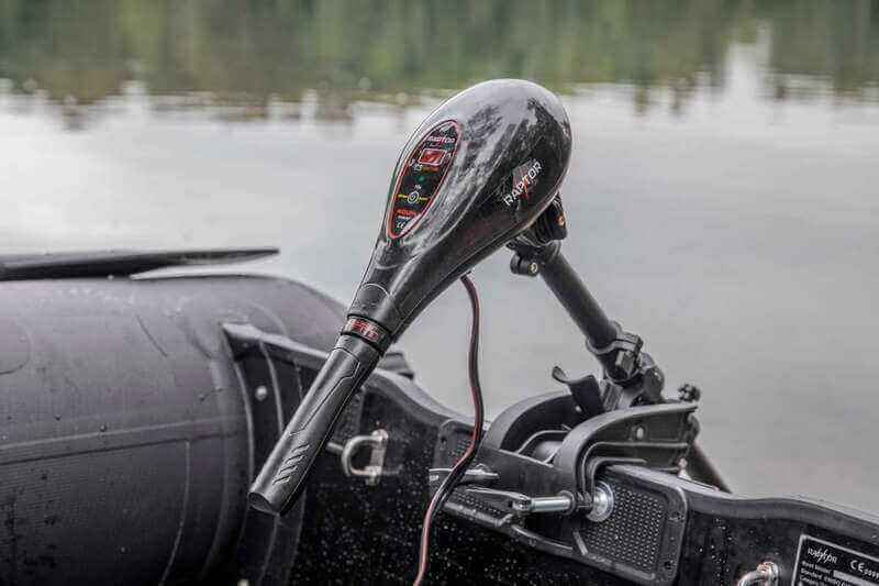 Barca Raptor 200 X - Treme Dark con suelo de aluminio - Tienda Carpfishing