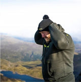 Gorro Ridge Monkey Apearel Negro con bola - Tienda Carpfishing