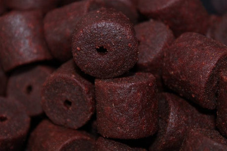 Pellets Taladrados Pro Elite Baits Red Halibut 15 mm - Tienda Carpfishing